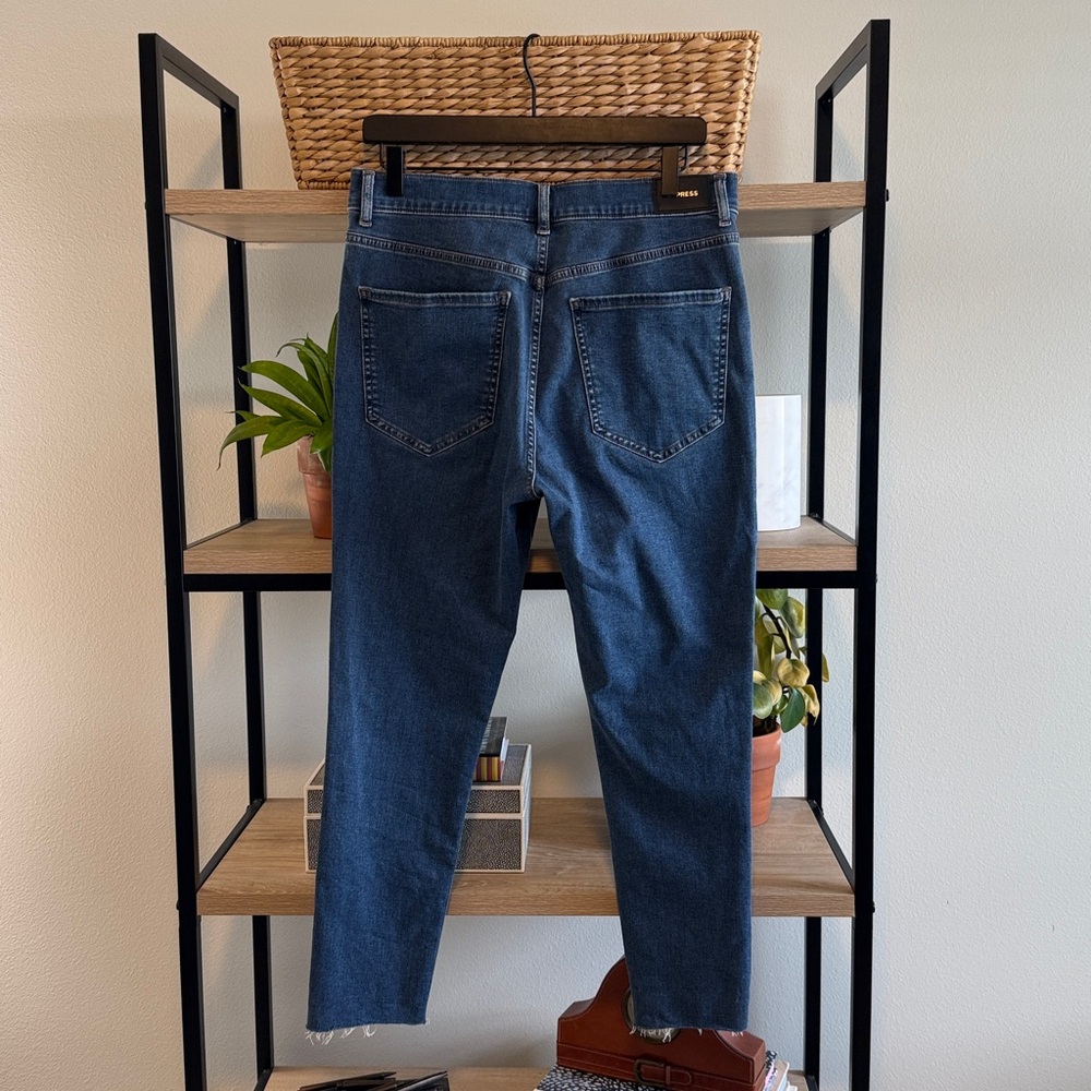 NWT Express High-Rise Cropped Skinny Raw Hem Supersoft Jeans, 12 - Picture 5 of 9
